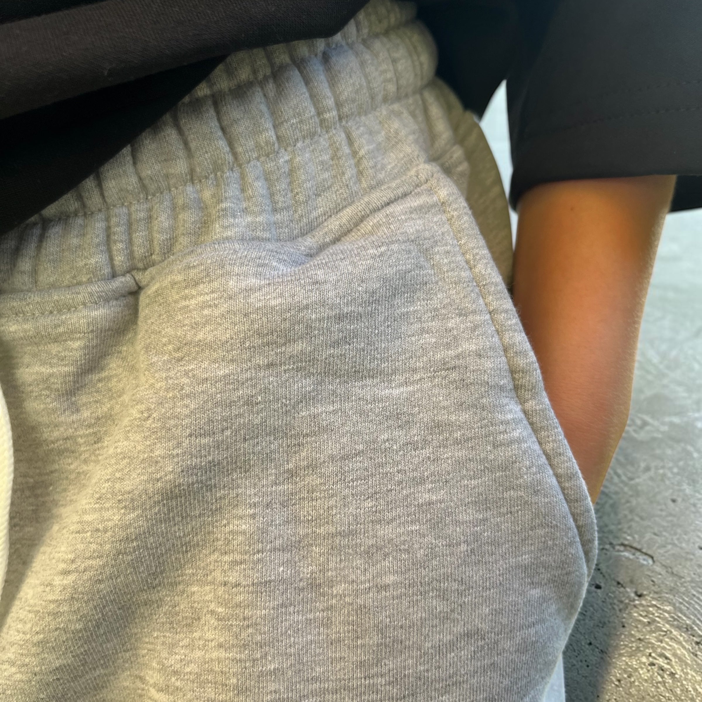 Relaxed fit drawstring shorts