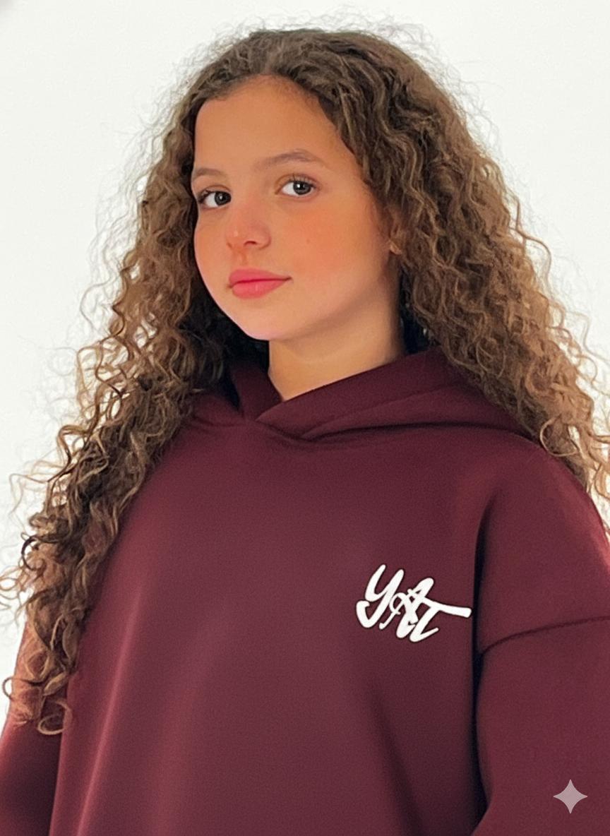 Deep burgundy-أثر